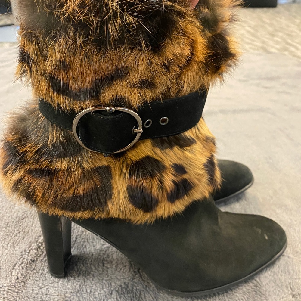 Stuart Weitzman boots with fur size 10